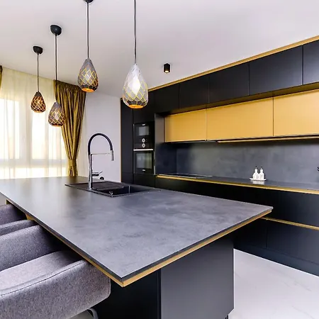 Crystal Luxury Lejlighed *