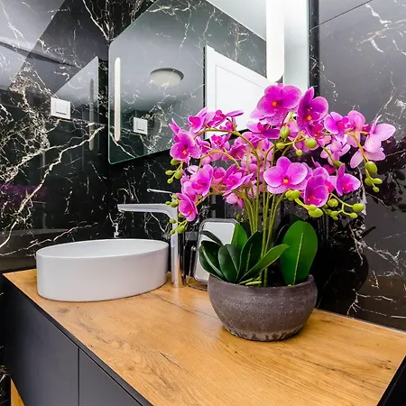 Crystal Luxury Lejlighed