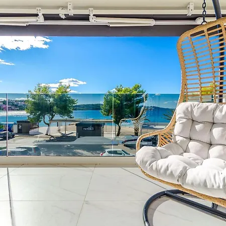 Crystal Luxury Lejlighed *