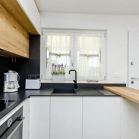 Crystal Luxury Lejlighed *