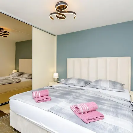 Crystal Luxury تروغير