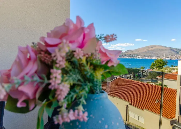 Crystal Luxury טרוגיר