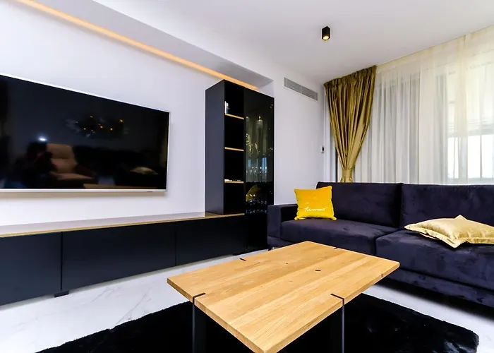 Crystal Luxury דירה טרוגיר